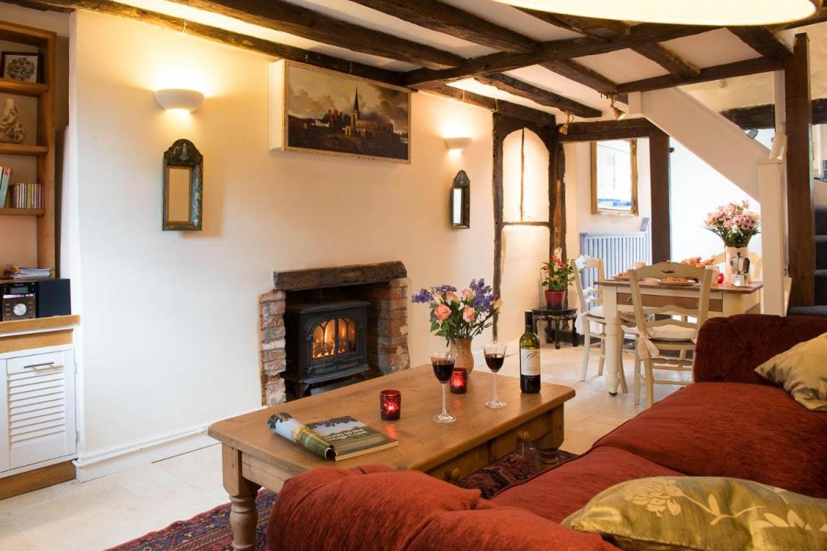 Meddlars A Historic Cottage On The Countryside Edge Of A Vibrant Market Town Hadleigh  Exterior foto